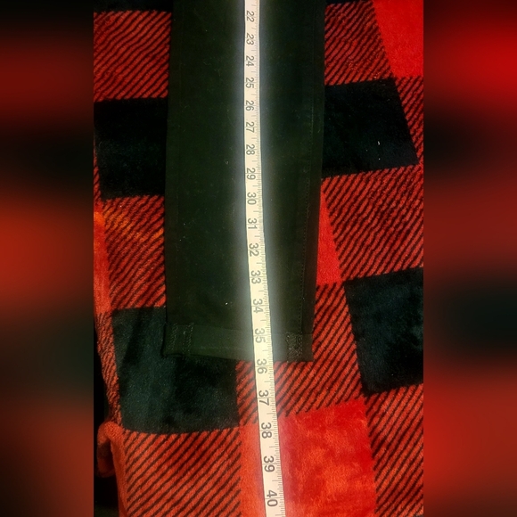 YMI Classic Midrise Ankle/skinny Jeans In Black. Size 7/8 Fits More Like A 5/6 - Picture 7 of 11